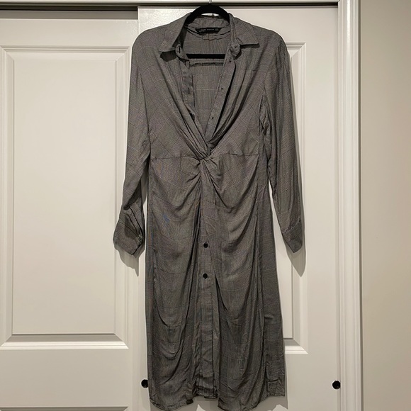 Zara Dresses & Skirts - LAST CALL!! Zara Plaid Ruched front Dress